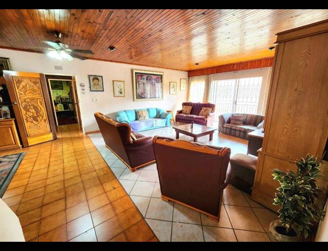 3 BEDROOM HOUSE FOR SALE IN MAYBERRY PARK